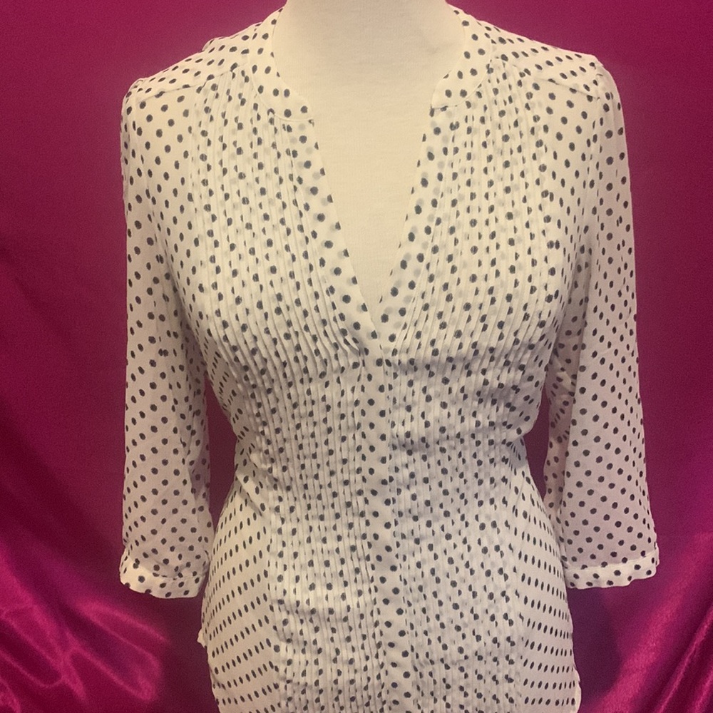 H & M size 6 button up three-quarter length sleeve polkadot blouse like new